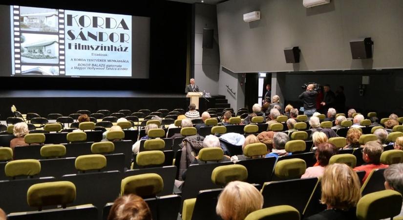 Újjászületett a Korda Sándor Filmszínház: Túrkeve új közösségi nappalija lett a mozi