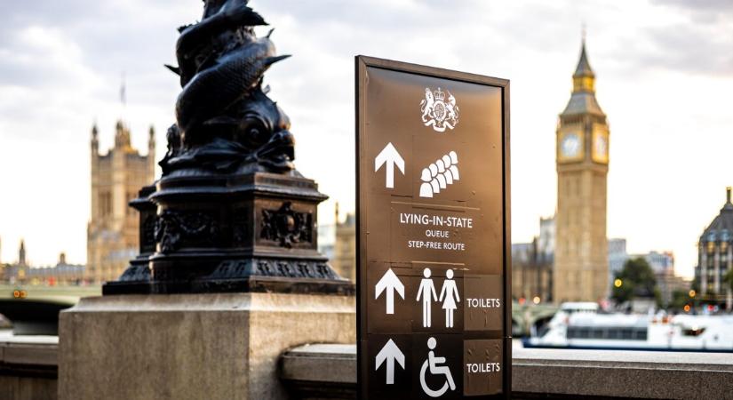 Példátlan támadás érte a Brit Birodalmi Koronát Londonban – azonnal megindultak az egységek