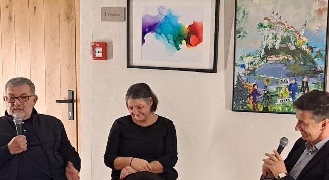 KIÁLLÍTÁS A FOTONBAN – Egy férfi és egy nő