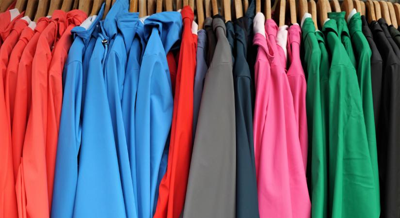 Kaotikus az előszobád? Így tartsd rendben a sáros csizmákat és vizes kabátokat