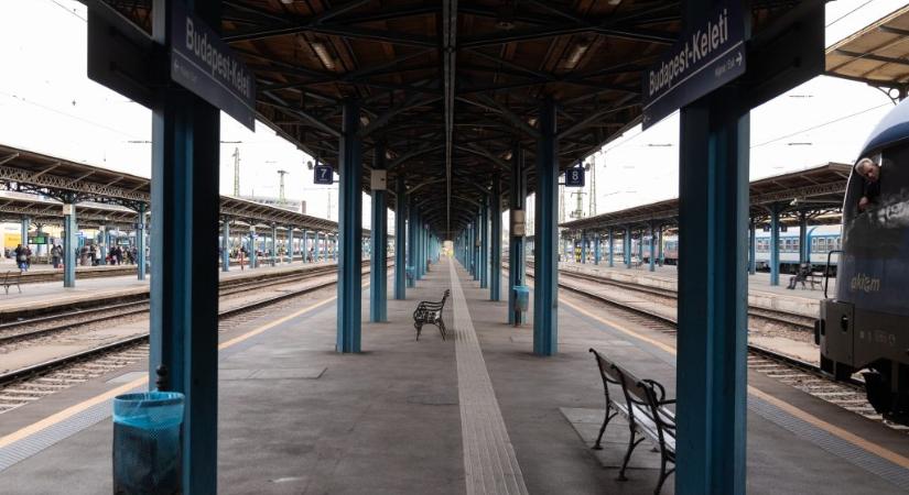 Mellbe vágta a jegyvizsgáló nőt a vonaton egy utas, mert nem tudott érvényes menetjegyet bemutatni