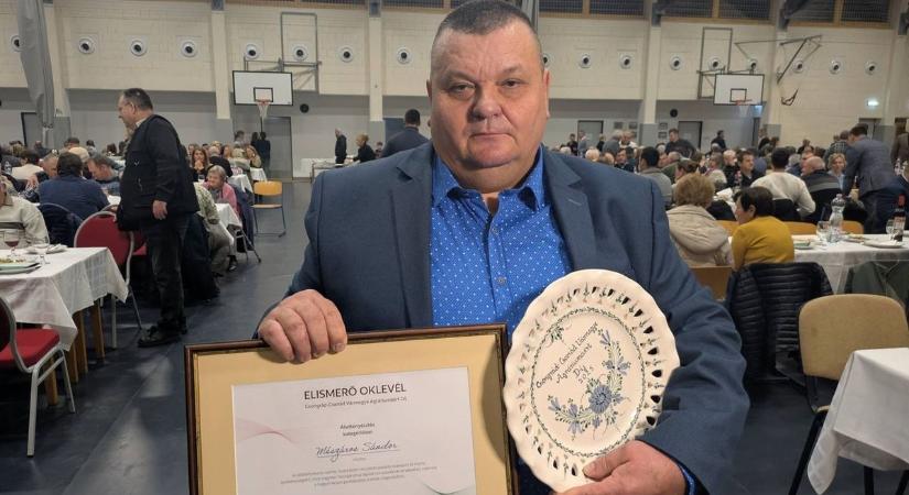 Évtizedek a juhok és marhák között: rangos díjat hozott Mészáros Sándornak az állattartás