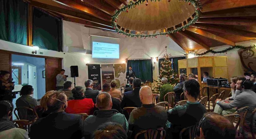 Határon átnyúló projekt erősíti a Fertő gyep és nádas kezelését