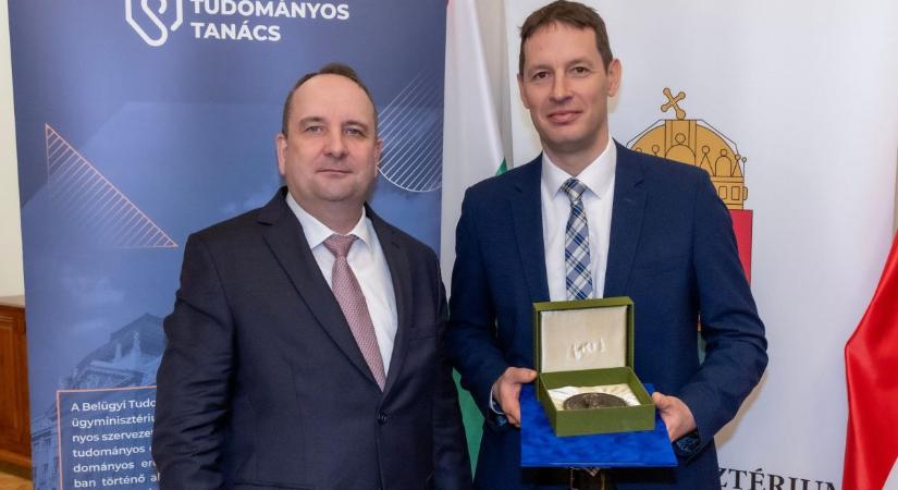 Rangos országos elismerést kapott dr. Kovács Zsolt, a győri egyetem munkatársa