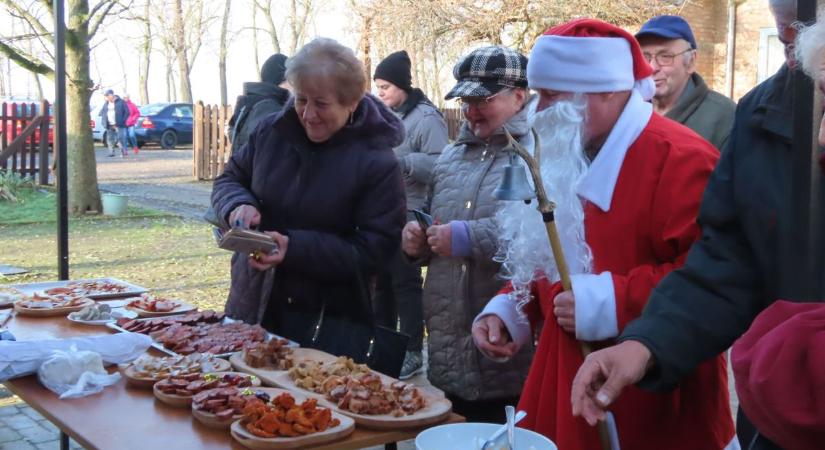 Régen szinte minden háznál volt disznóvágás, ma már inkább csak a hagyományőrző rendezvényeken