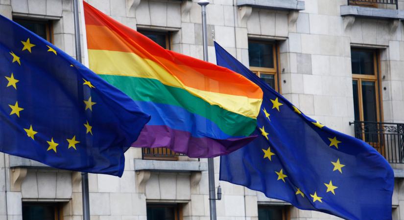 Őrület: Európa transzvesztitákat és migránsokat besorozva indulna háborúba