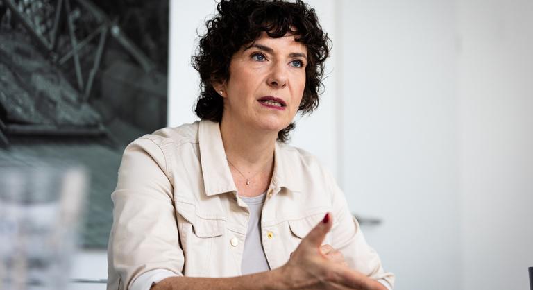 Dobrev Klára: Orbán Viktor minden választás előtt annyira baloldalivá válik, hogy Horn Gyula mind a tíz ujját megnyalná