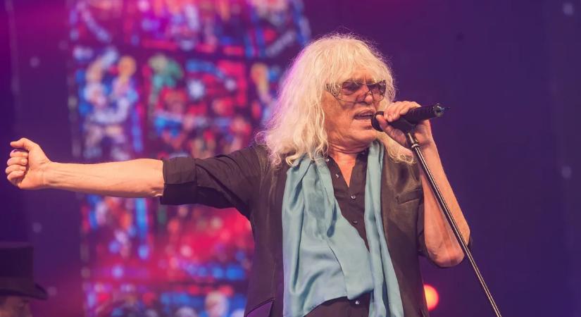 Így emlékezett meg az Omega a 4 éve elhunyt Kóbor Jánosról