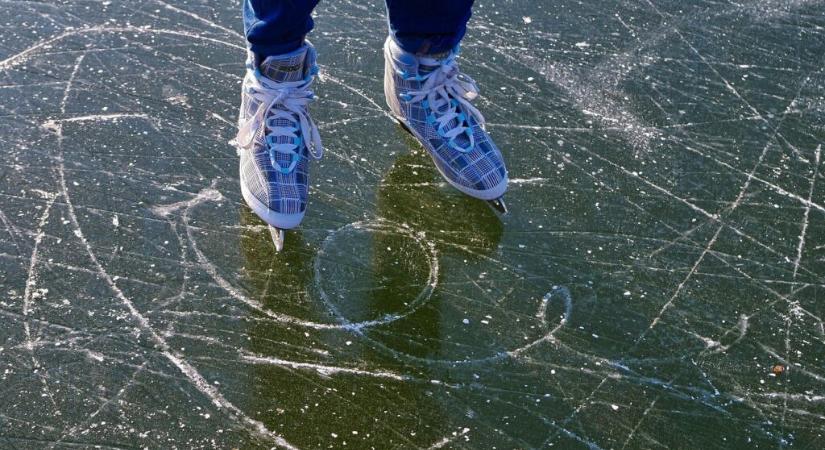 Az ingyenes tankönyvek miatt nem lesznek Szabadkán alkalmi korcsolyapályák?!?