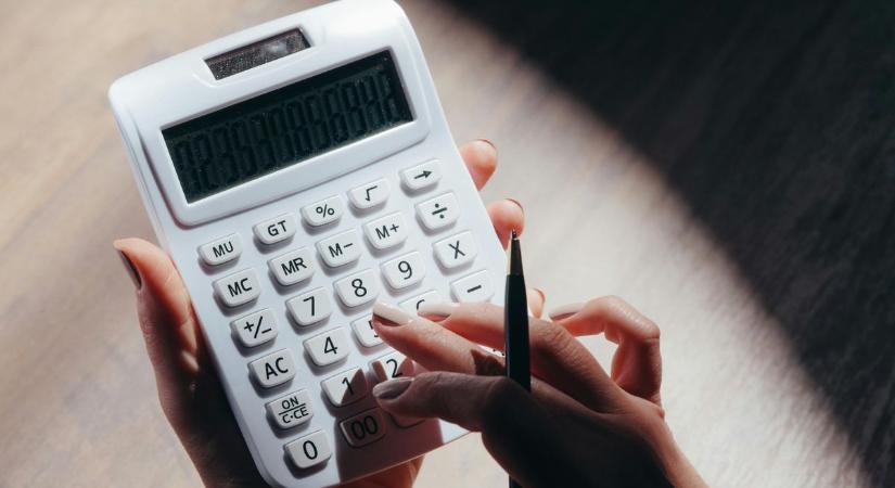 Kiszámoltuk, mennyi kerül a dolgozók számlájára a megemelt minimálbérből