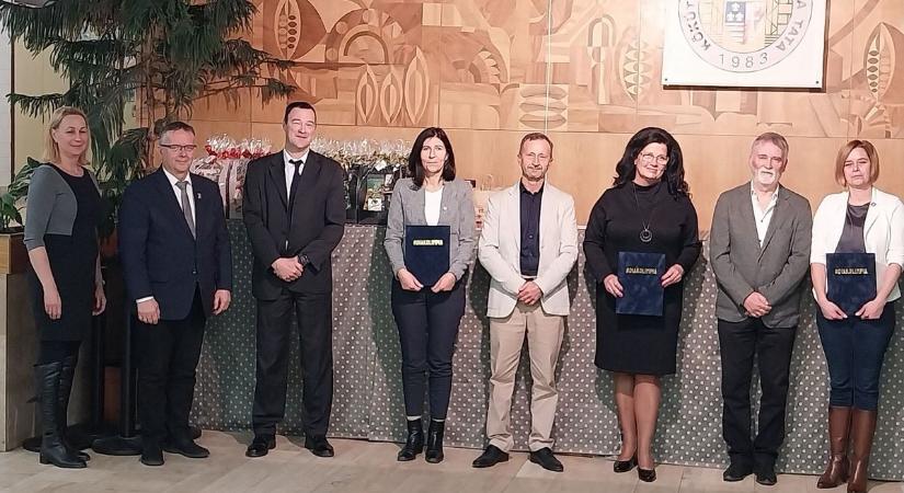 Átadták a Komárom-Esztergom megyei diáksportdíjakat: pedagógusok és iskolák kiemelkedő munkáját jutalmazták