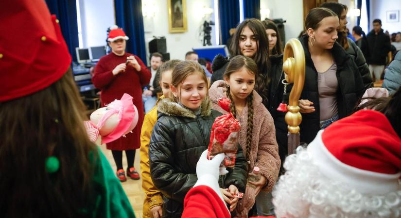 Legyetek jók egymáshoz! - hangzott el a vármegyei roma Mikulás ünnepségen