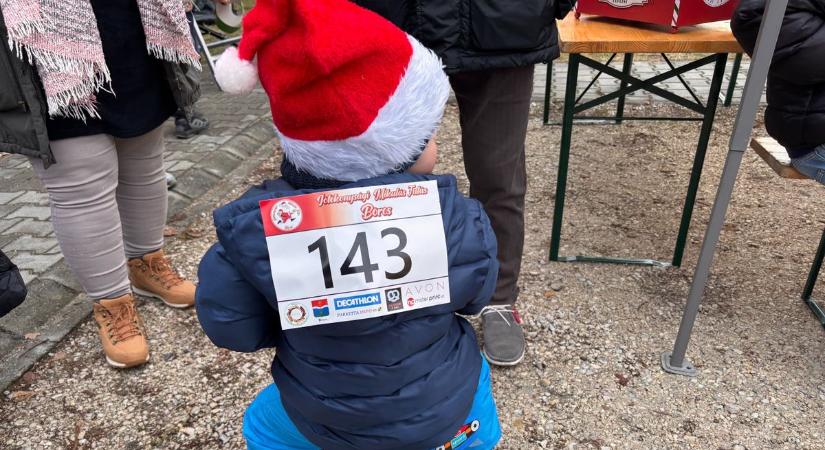 Lámpás a Szigetköz szélén – jótékonysági Mikulás-futást rendeztek Börcsön