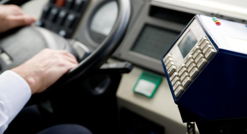 Nem hiszed el, mit csinált az egri busz sofőrje a vonathoz siető utasokkal!