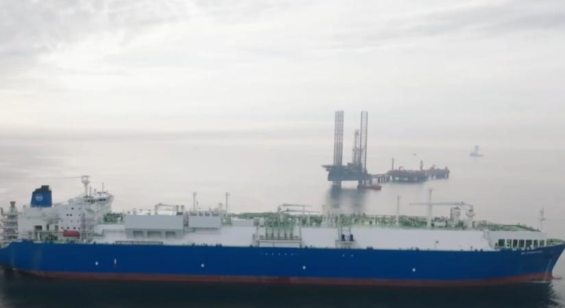 Zátonyra futott az orosz "szellemflotta” egyik hajója