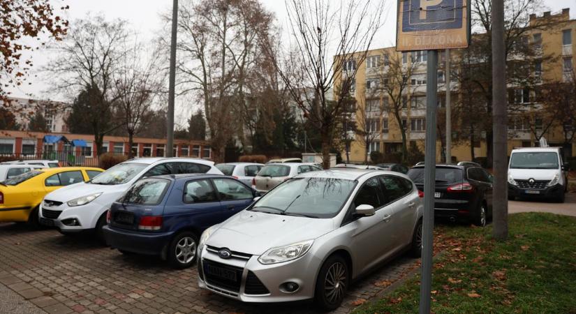 Íme az autósok véleménye az ingyen parkolásról