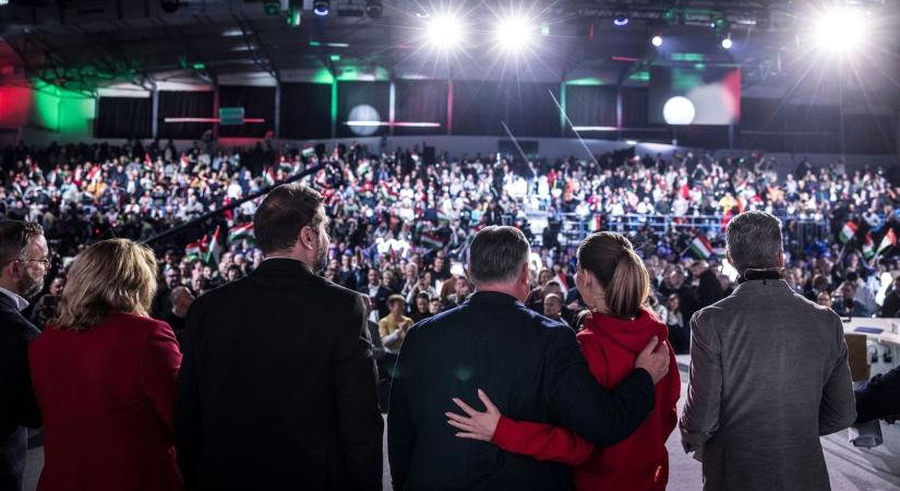 „Véget érjen a háború” – Szabó Zsófi, Bán János, Cseke Péter és Szalter Judit egy színpadon