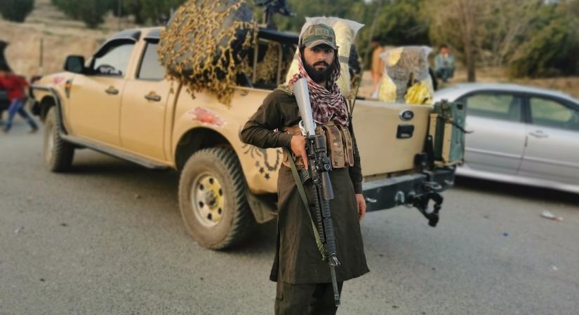 A hátrahagyott amerikai fegyverzet adja Afganisztán katonai infrastruktúráját