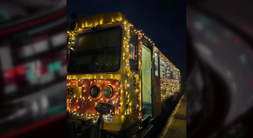 Hiába várták a gyerekek a MÁV fényvonatát, lerobbant