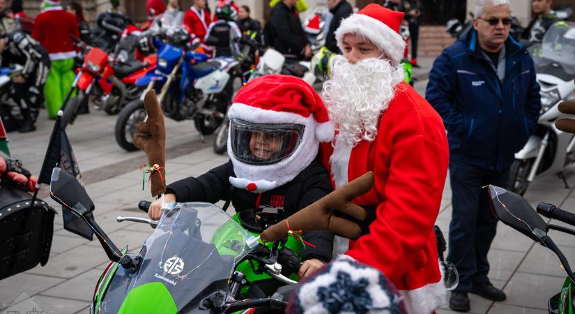 Motoros Mikulások gurultak Győrben – adományokat kapott a Győri Állatmenhely