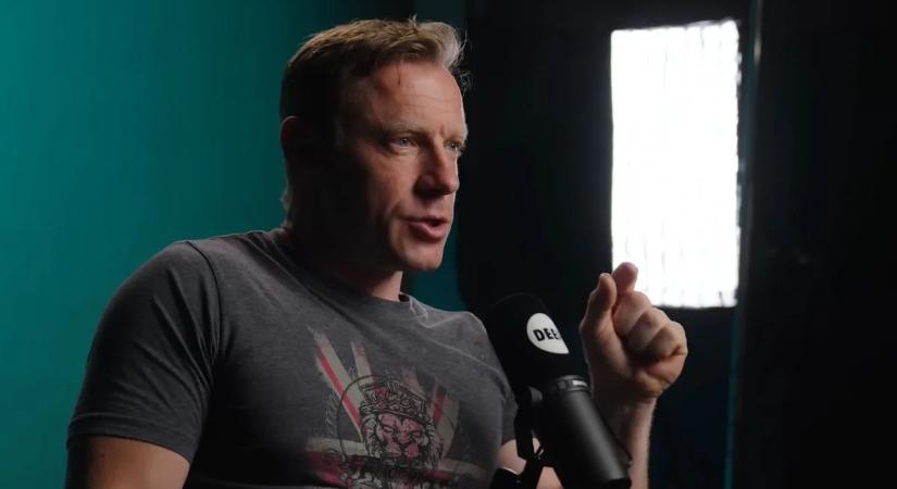 A világ legveszélyesebb munkáját ez a férfi végzi, ráadásul az életébe is kerülhet!