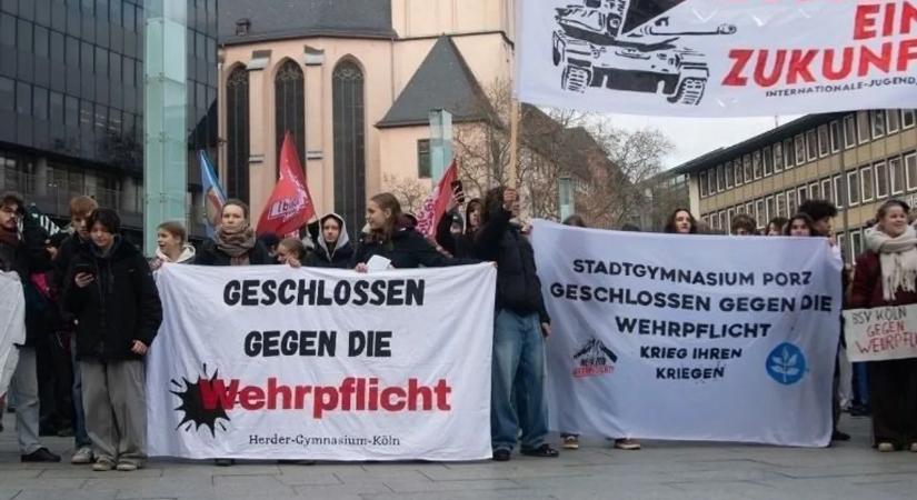 A német fiatalok segélykiáltása: Nem kérünk a sorkatonaságból!