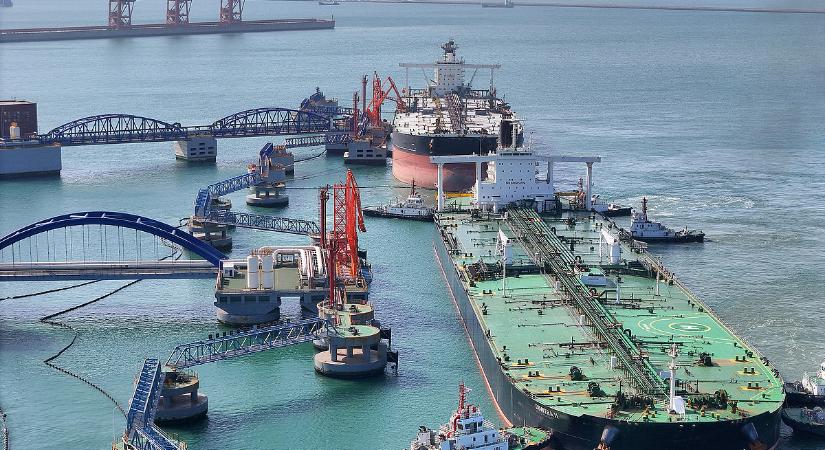 Dráma a tengeren: csapdába esett az orosz szellemhajó teljes legénysége