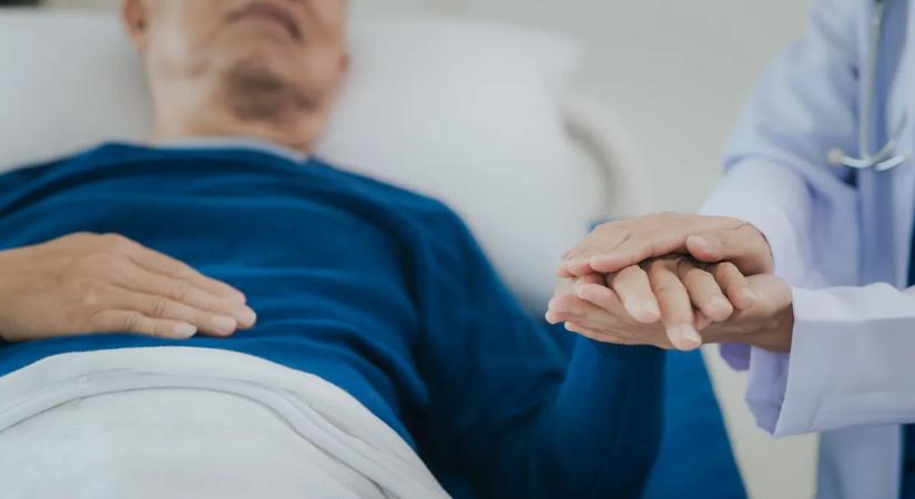 Egy hospice nővér elárulta: ezt mondjuk a haldoklónak, hogy békésen távozzon