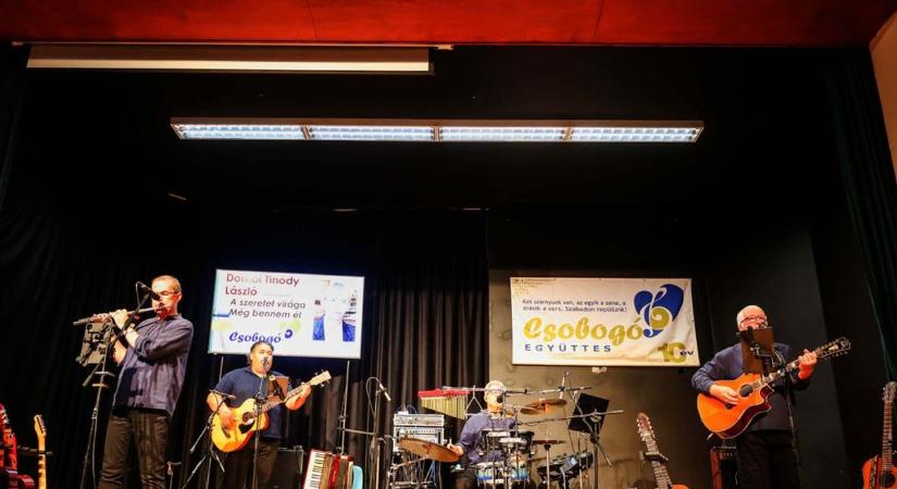 Az Esőmanóknak gyűjt a Csobogó jótékonysági koncertjével