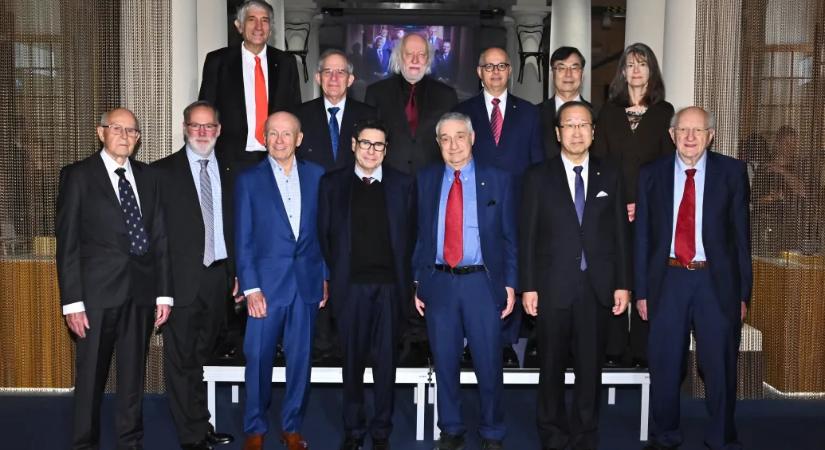 Már Stockholmban várja a Nobel-díj átadóját Krasznahorkai László