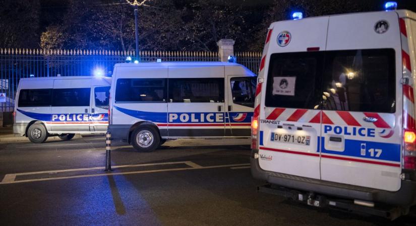 Tömegbe hajtott egy autós egy karácsonyi rendezvényen Sainte-Anne városában, többen meghaltak