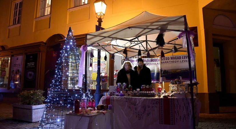 Adventi Korzó: a második hétvégén is folytatódott a varázslat Mosonmagyaróváron - fotók
