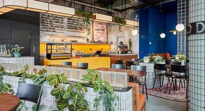 Coworking-irodák, kávézók, éttermek és szórakozóhelyek jelentkezését is várják Az Év Közösségi Tere pályázatra