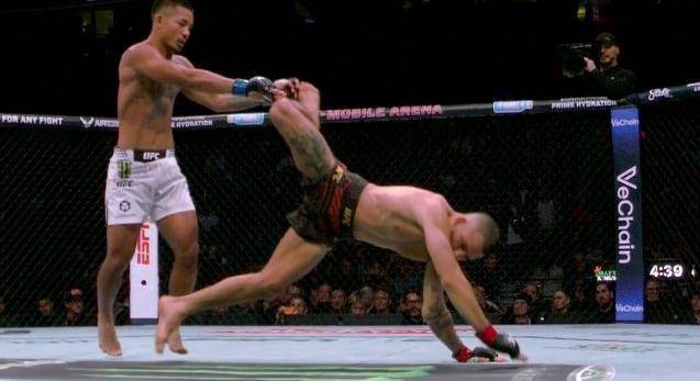 Borzalmas sérülés miatt írt történelmet Joshua Van a UFC 323-on