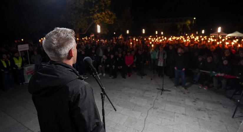 Kitálalt a Tisza Párt embere: valóban főként utaztatott emberek vannak Magyar Péter rendezvényein!