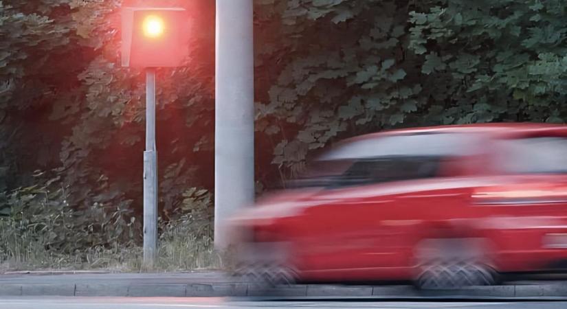 Vigyázz! Kiderült, hol mérnek, és milyen messzire látnak a fix traffipaxok