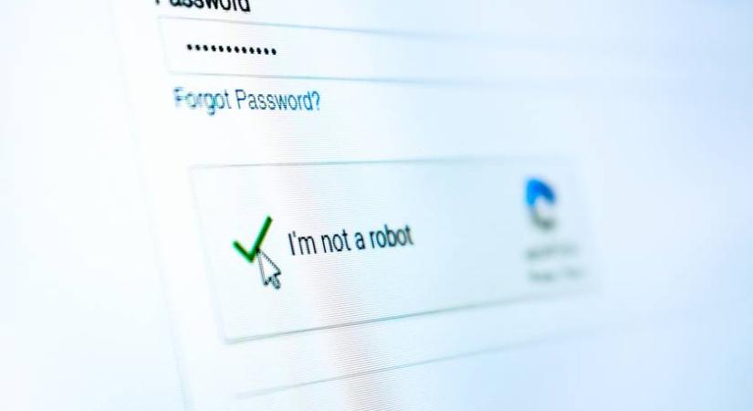 Megdöbbentő, mi történik, amikor rákattintasz a neten, hogy „Nem vagyok robot”