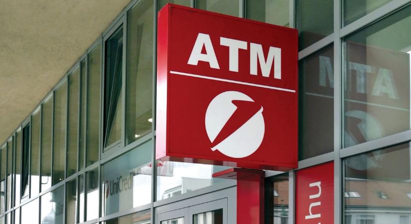 Acsarkodik a Tisza a bankadó miatt, pedig a 14. havi nyugdíj múlik rajta