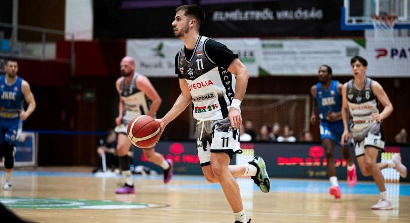 Két negyed is elég volt a Panthersnek