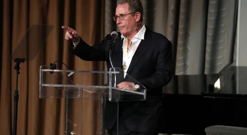 Egy közös kikötő és egy email miatt Andrew Farkas neve is előkerült az Epstein-aktákból