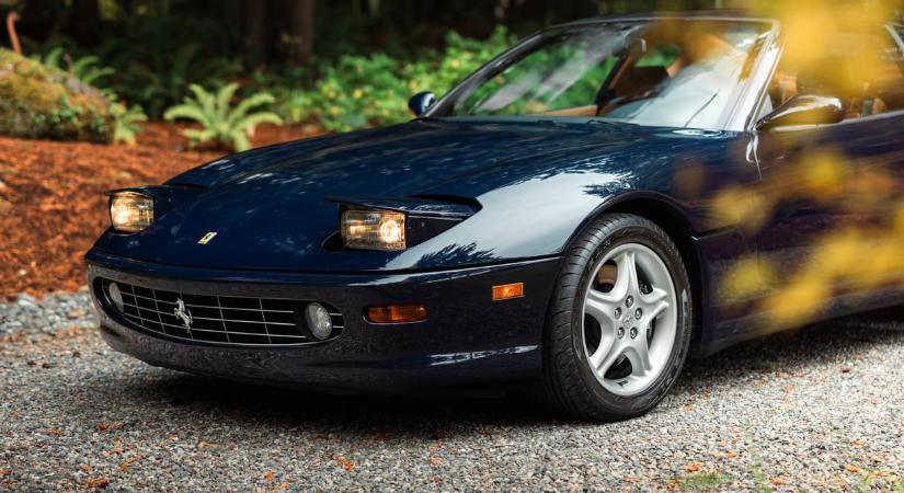 Szívó V12 és kézi váltó ennek a Ferrarinak a fő hívószavai