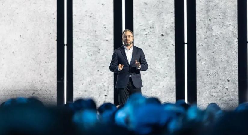 Orbán Balázs: A szakadékba robogó Európa vonatáról egyetlen ember segítségével tudunk leugrani