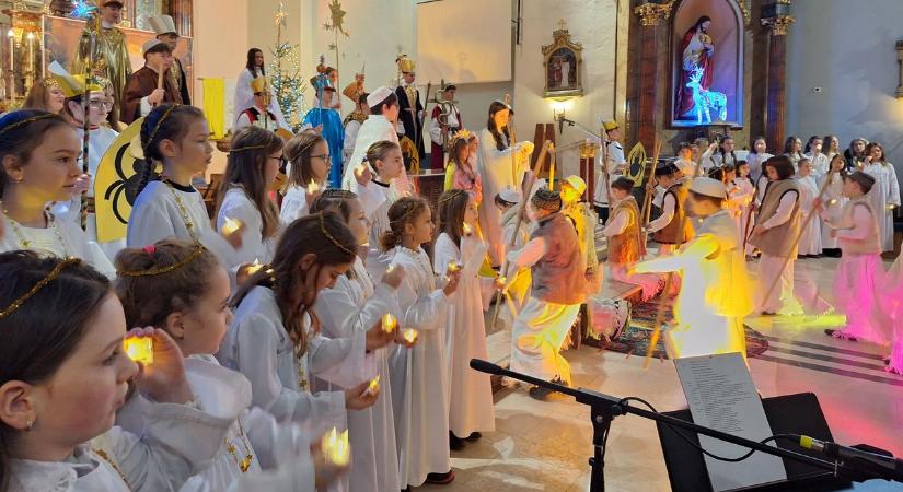 A kisteleki három királyok Leó pápával szilvesztereznek