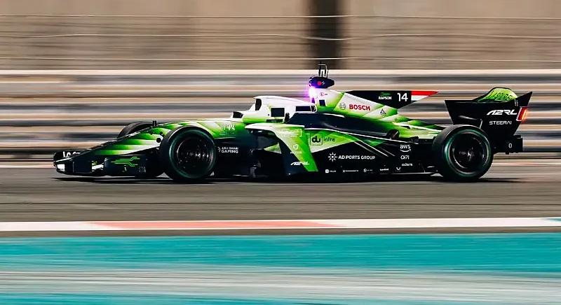 MI-versenypilótát mutatott be egy magyar csapat