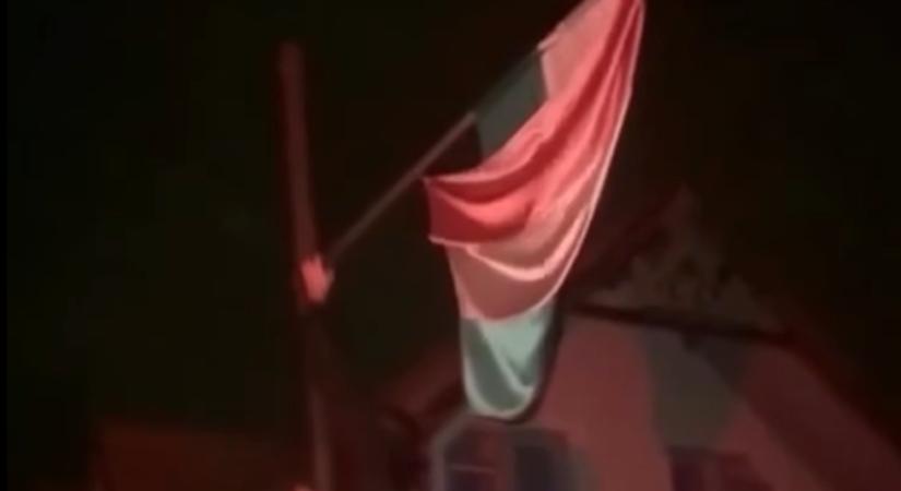 Leszedték a magyar zászlót az FC Argeș ultrái Csíkszeredában (VIDEÓ)