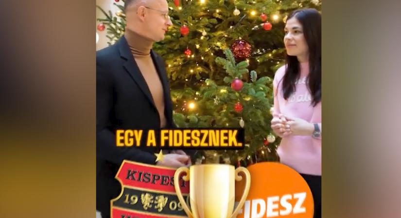 Gáspár Evelin most arról faggatta Szijjártó Pétert, hogy csizmában vagy stoplisban érkezik-e náluk a Mikulás