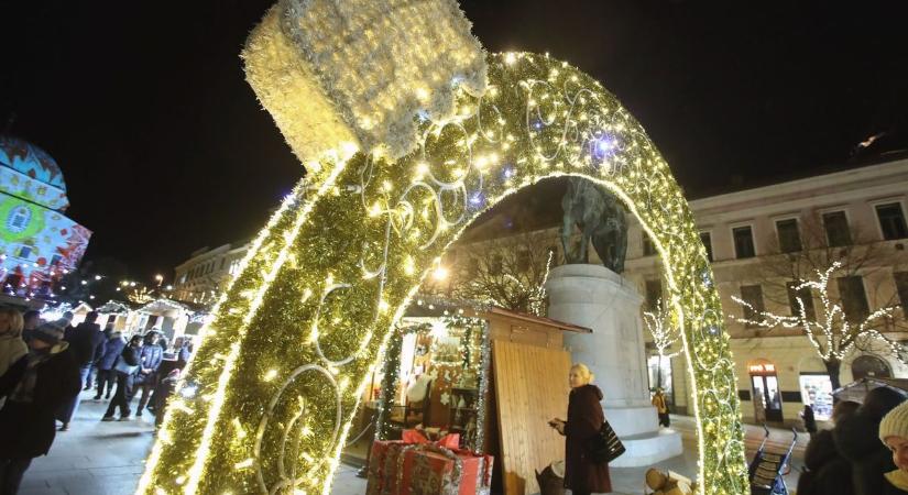 Olvasónk szerint lassan kialszik a pécsi adventi vásár fénye!