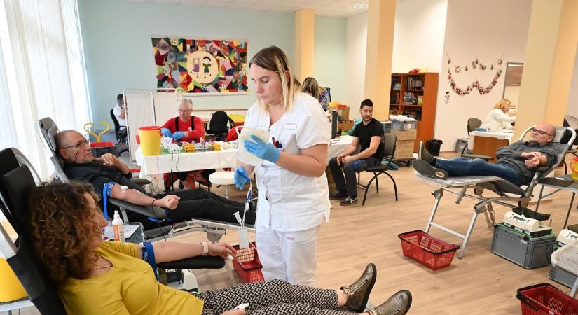 Több, mint száz Kormányhivatali dolgozó adott vért Somogyban