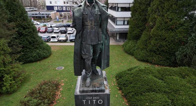 Lefejezték Tito szobrát Szlovéniában