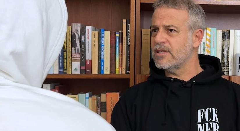 Hazugsággal vádolja Tuzson Bencét Juhász Péter: kiskorú áldozat vallott a gyermekotthon igazgatója ellen